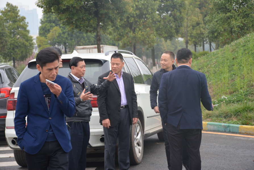 刘厅长带领北京海明堡航空科技有限公司领导考察小河经济开发区项目