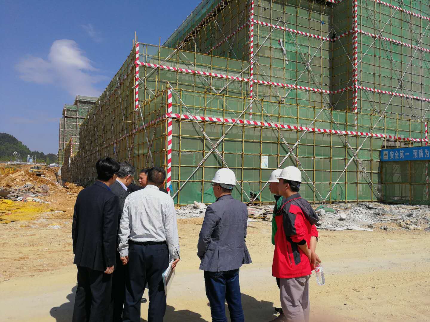 直升机组装车间在建大楼